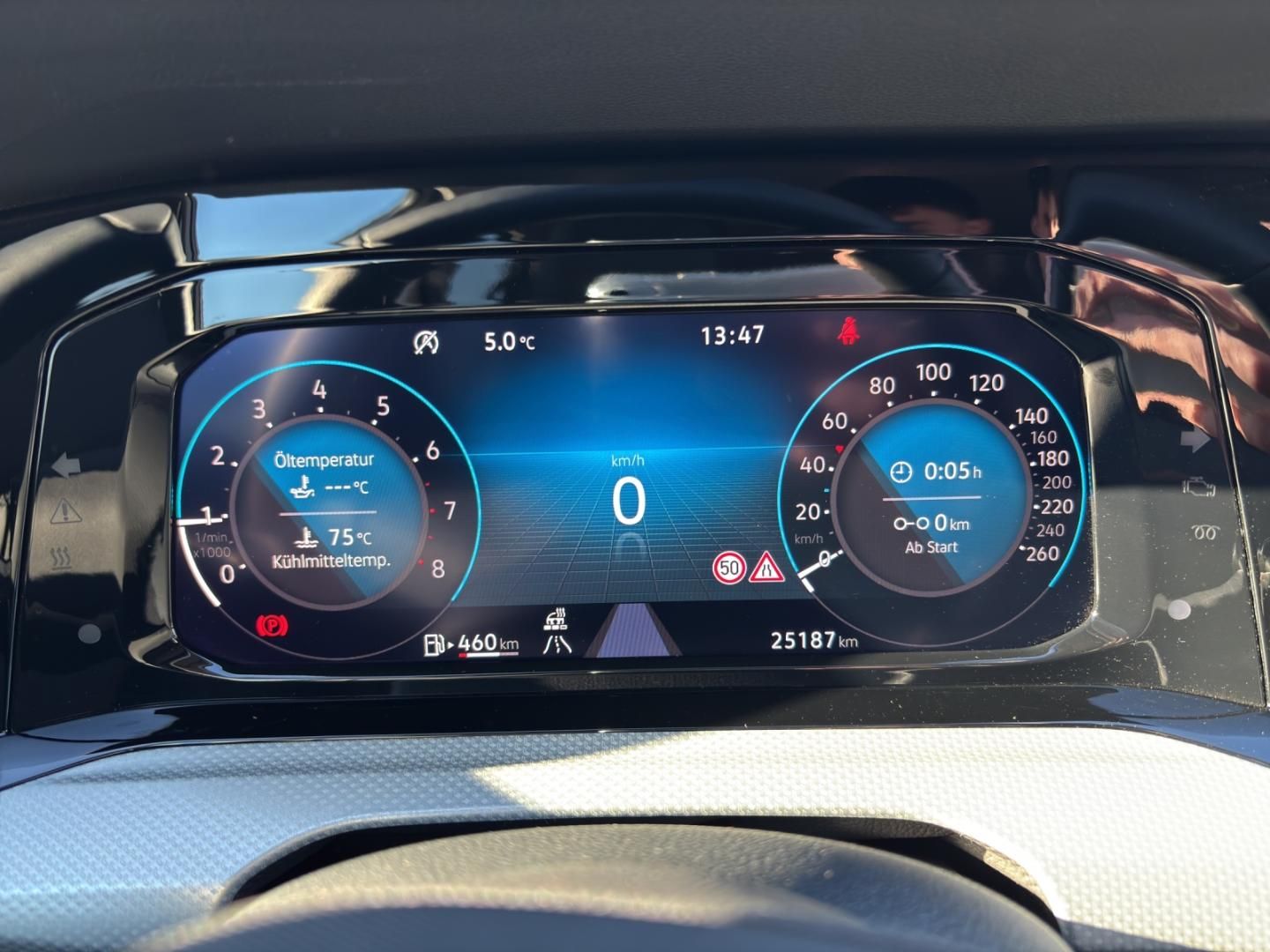 Fahrzeugabbildung Volkswagen Golf MOVE VIII MOVE 1.5l TSI,AHK,ACC,SH,Navi,LED