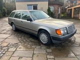 Mercedes-Benz W124 300 TDT Kombi, Klima, 7 Sitze, TÜV neu - Mercedes-Benz 300 Kombi 300td mit Diesel-Antrieb