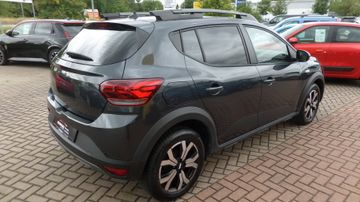 Dacia Sandero Stepway Expression +TCe 110 PS mit Winte