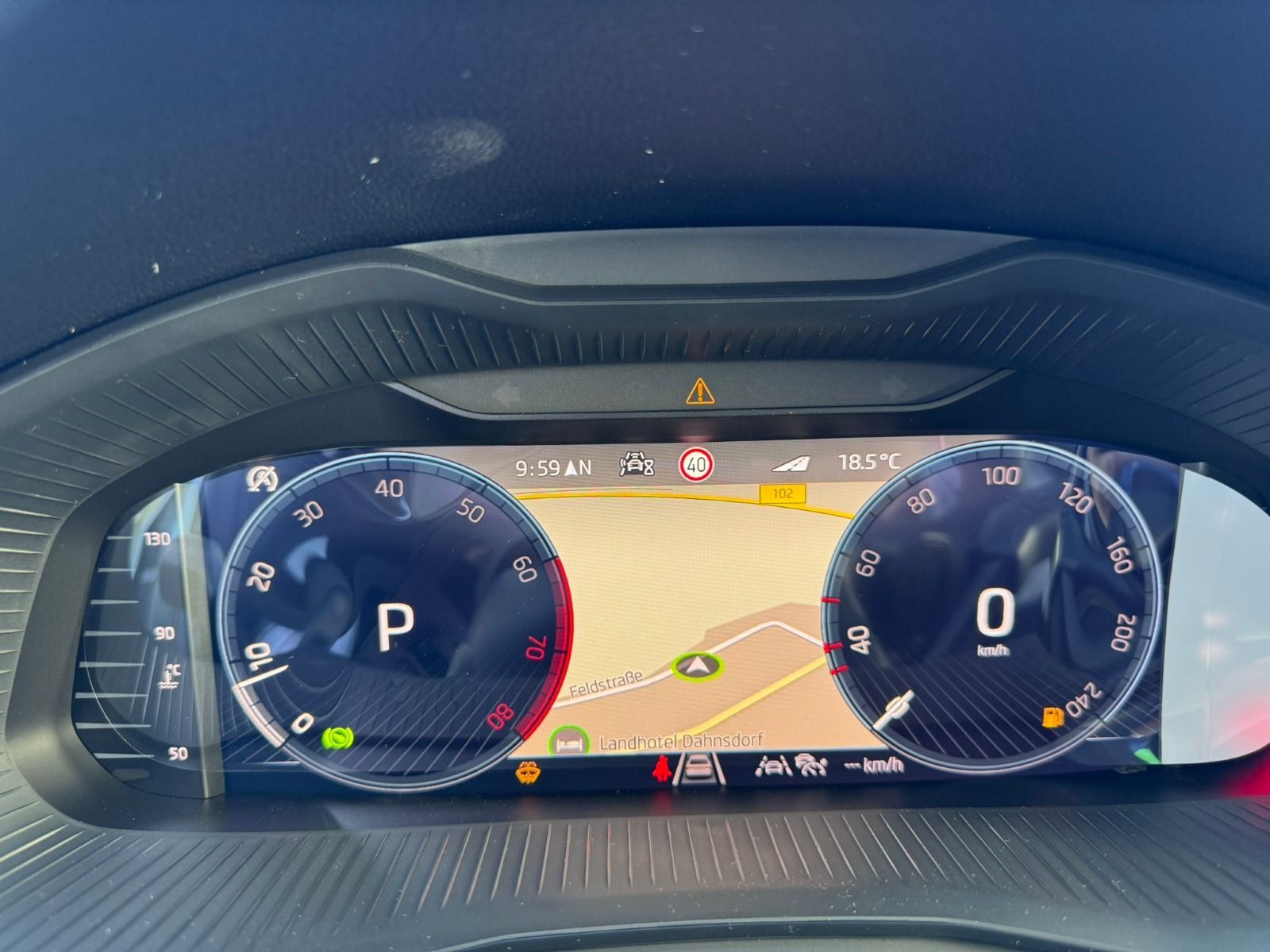 Fahrzeugabbildung SKODA Kamiq Tour 1,5 TSI DSG*RFK*MATRIX*NAVI*SideAss