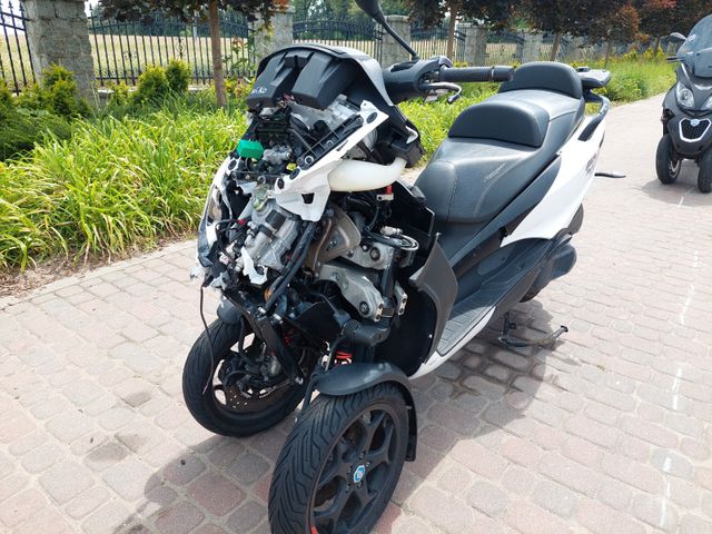 Piaggio MP3 350 / UNFALL / DAMAGED