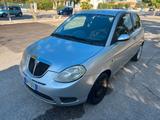 Lancia Ypsilon 1.3 MJT 75 CV Oro Giallo - Lancia Ypsilon Oro mit Diesel-Antrieb