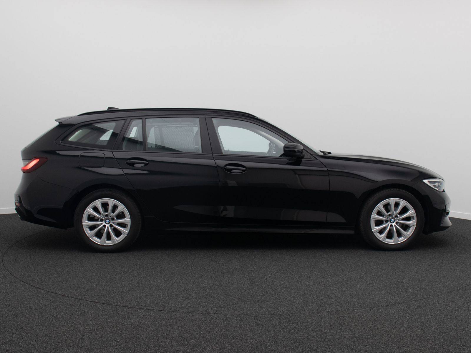 Fahrzeugabbildung BMW 320d xD Alarm DAB DriveAss PDC Geschwindig WiFi