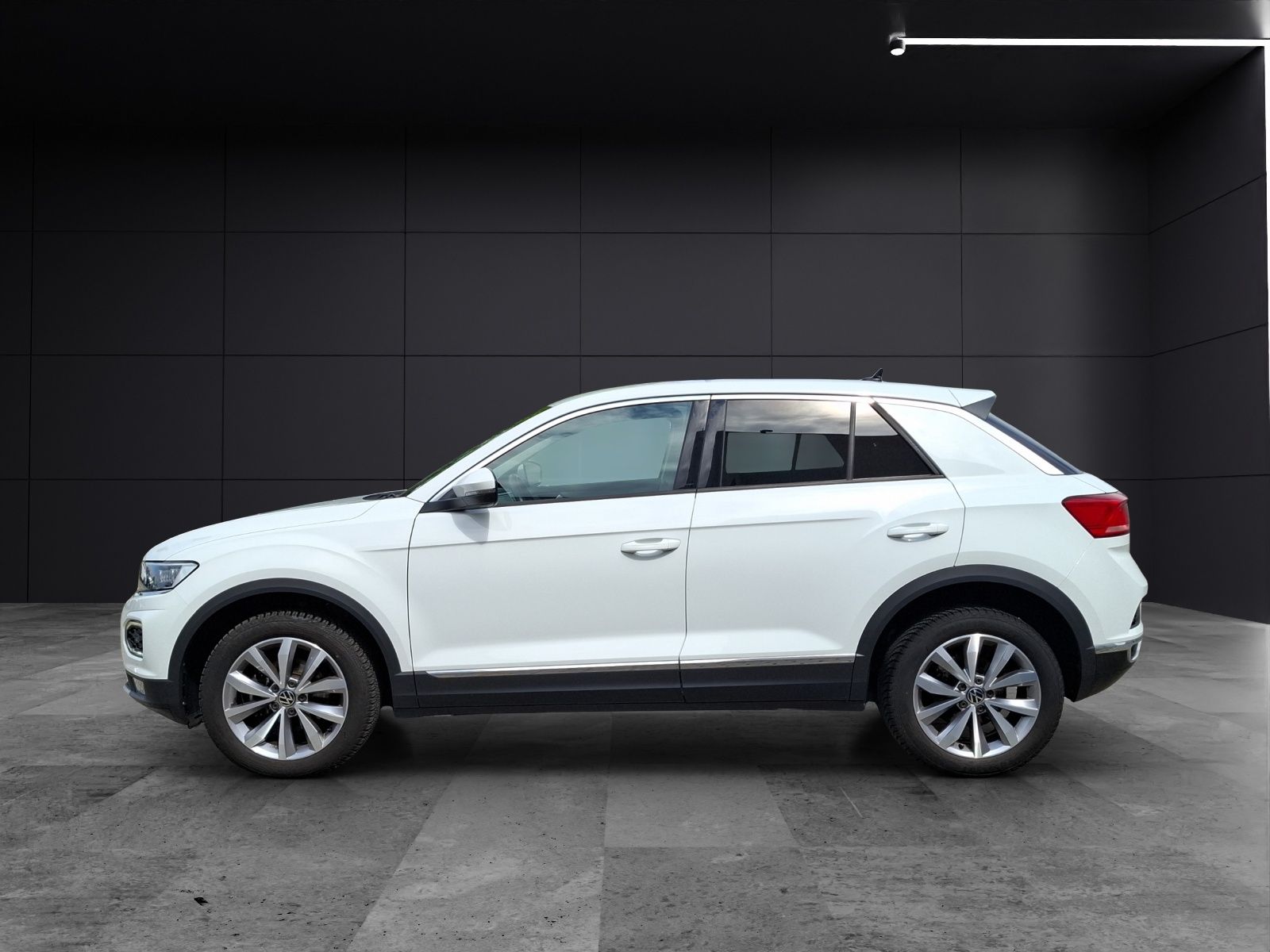Fahrzeugabbildung Volkswagen T-Roc TSI Style LED AHK Navi ACC RFK SH LM