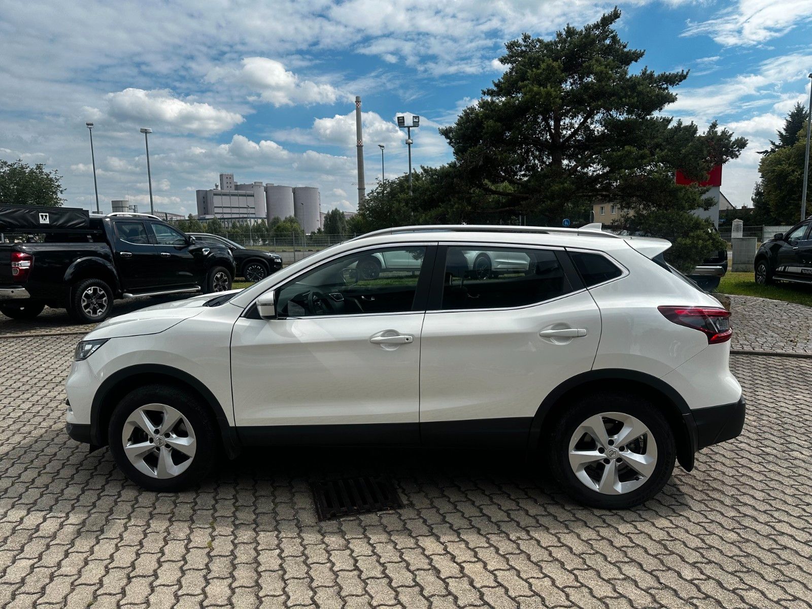 Fahrzeugabbildung Nissan Qashqai Navi/Klimaaut/ Alu / Kamera