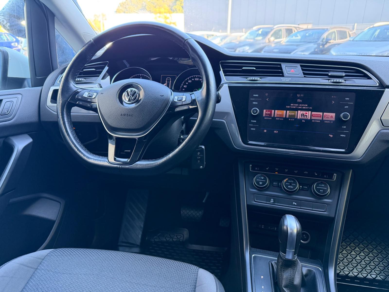 Volkswagen Touran Trendline/TEMPOMAT/SHZ/7 SITZER/AUTOMATIK
