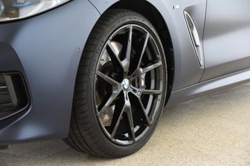 BMW 840