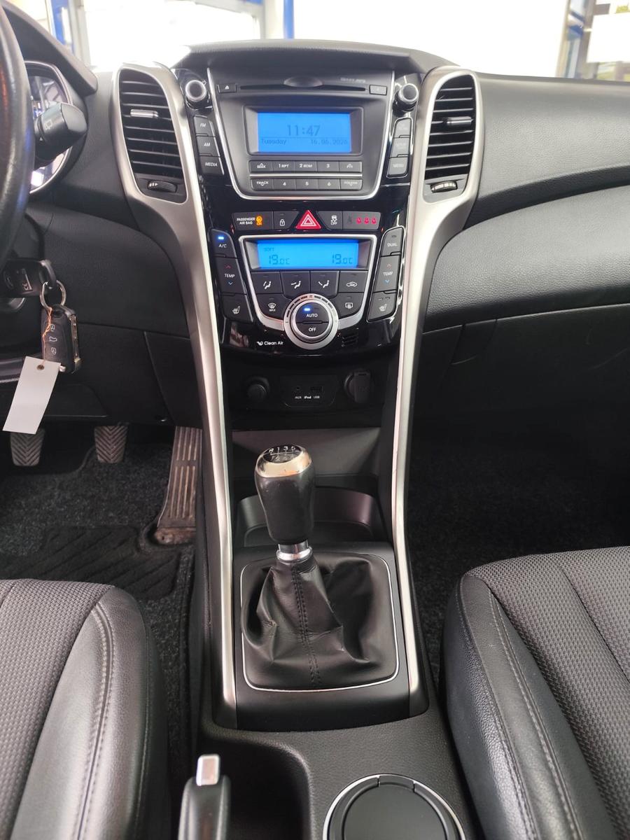 Hyundai i30 2012 — photo 13