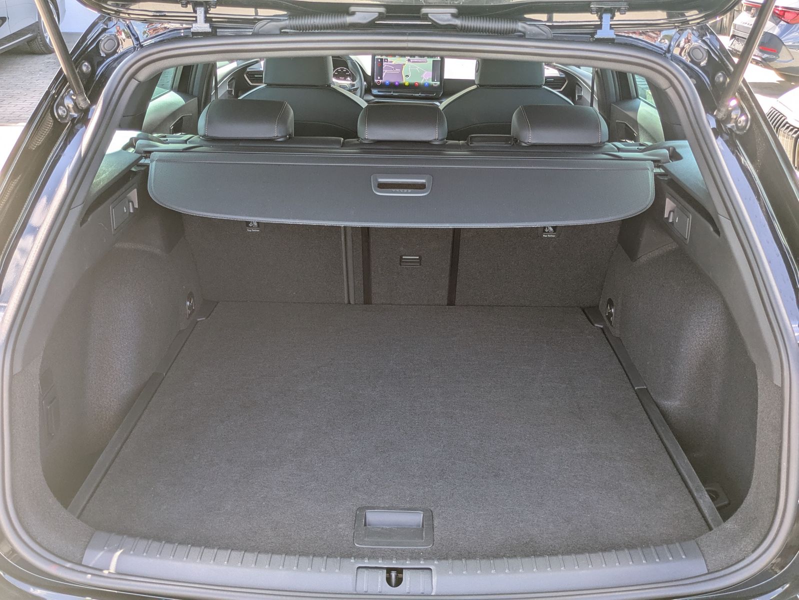 Fahrzeugabbildung CUPRA Leon 1.5 eTSI DSG MATRIX-LED*ACC*APP*KAMERA*18"
