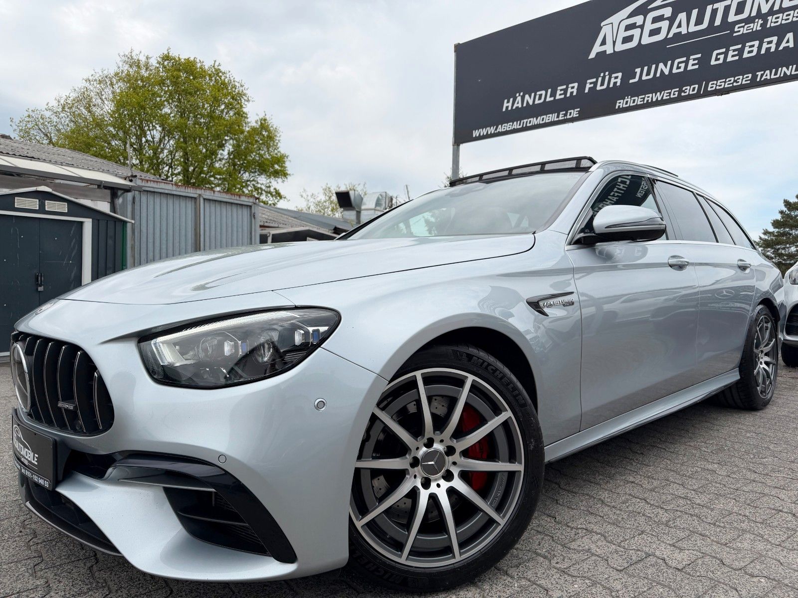 MERCEDES-BENZ E 63 AMG 4M+ PANO*Carbon I+II*DISTR+*360°*Burm