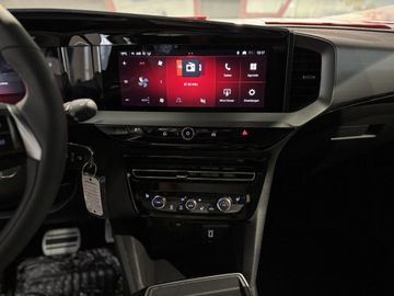 Fotografie 18 des Opel Mokka 1.2 DI Turbo Hybrid 48V Automatik GS