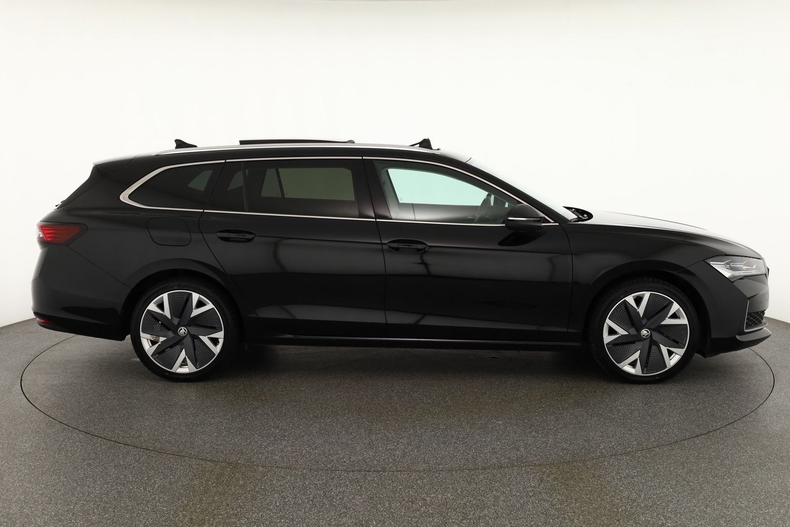 Skoda Superb Combi 2.0 TDI DSG 4x4 Selection Pano AHK foto 6