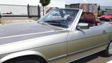 Mercedes-Benz SL 560 - Mercedes-Benz SL 560 mit Benzin-Antrieb