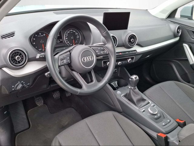 Q2 35 TFSI ADVANCED CAM+SHZ+LED