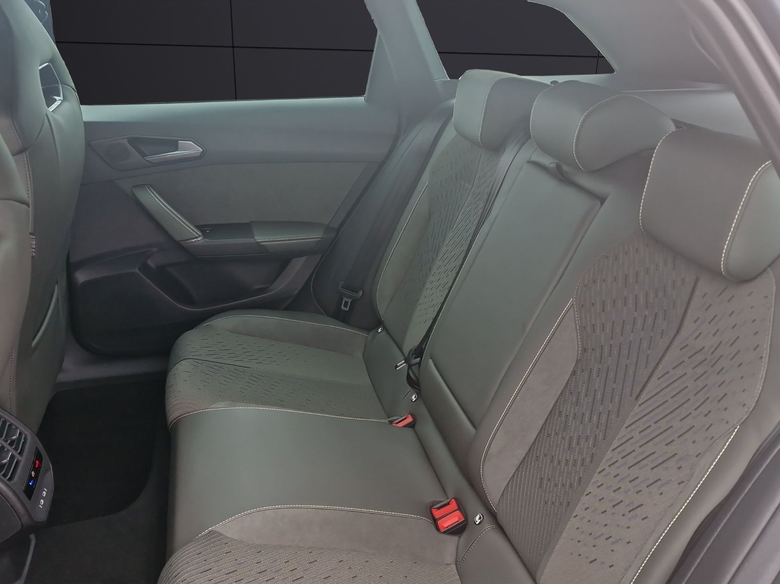 Fahrzeugabbildung CUPRA Leon Sportstourer 2.0 TSI 4Drive VZ AHZ Matrix P