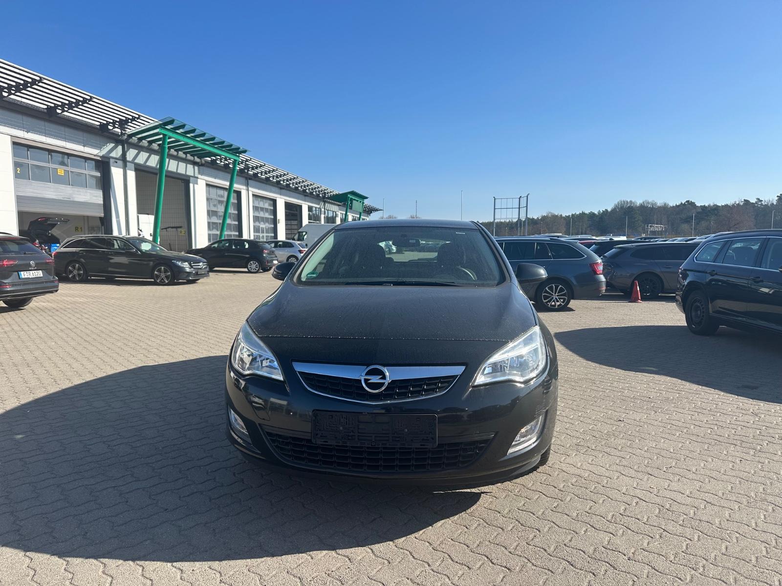 Opel Astra J Lim. 5-trg. Design Edition