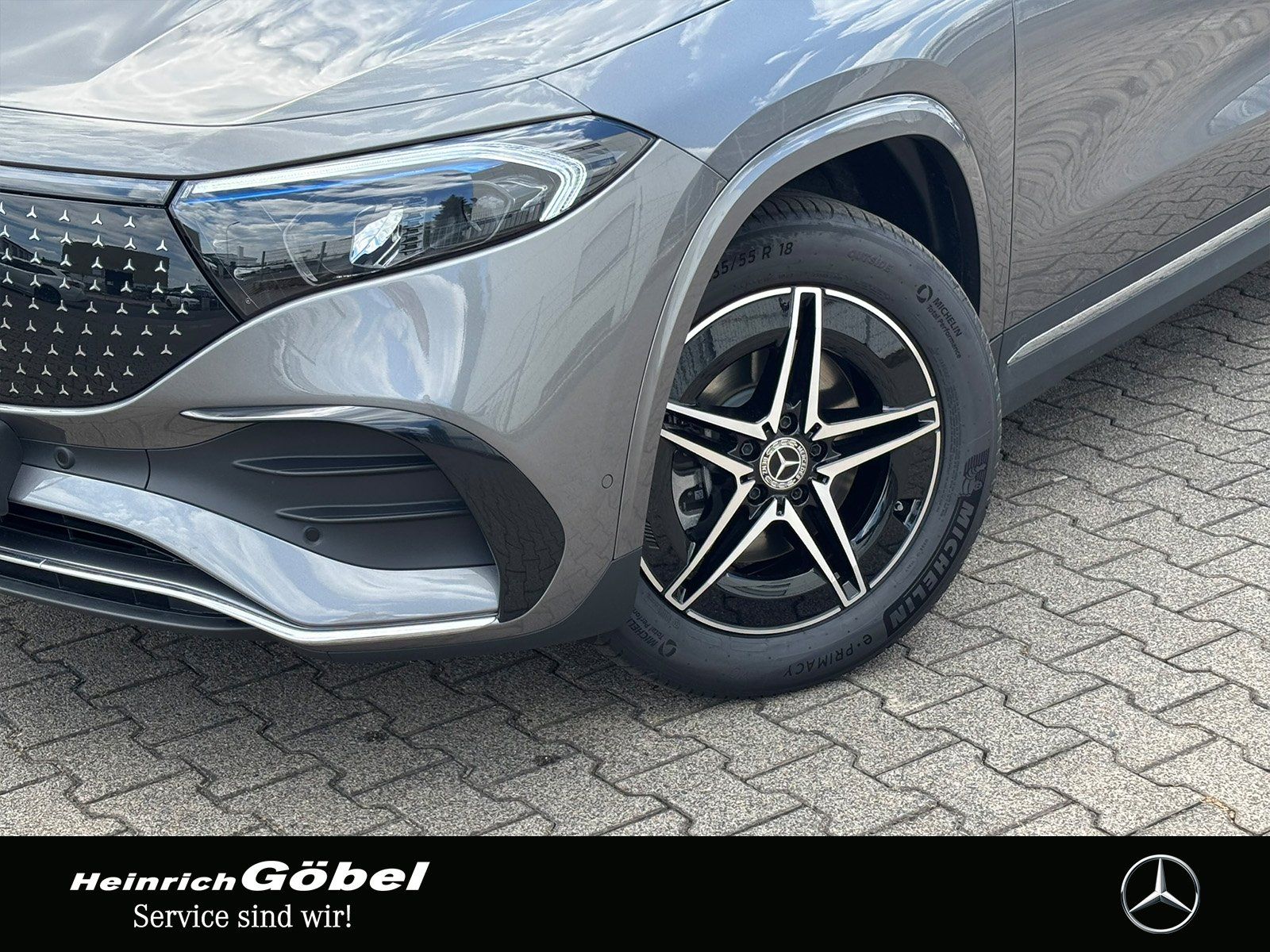 Fahrzeugabbildung Mercedes-Benz EQA 300 4M AMG*AHK*FAP*ADV-SOUND*360°KAM*AMBIENT
