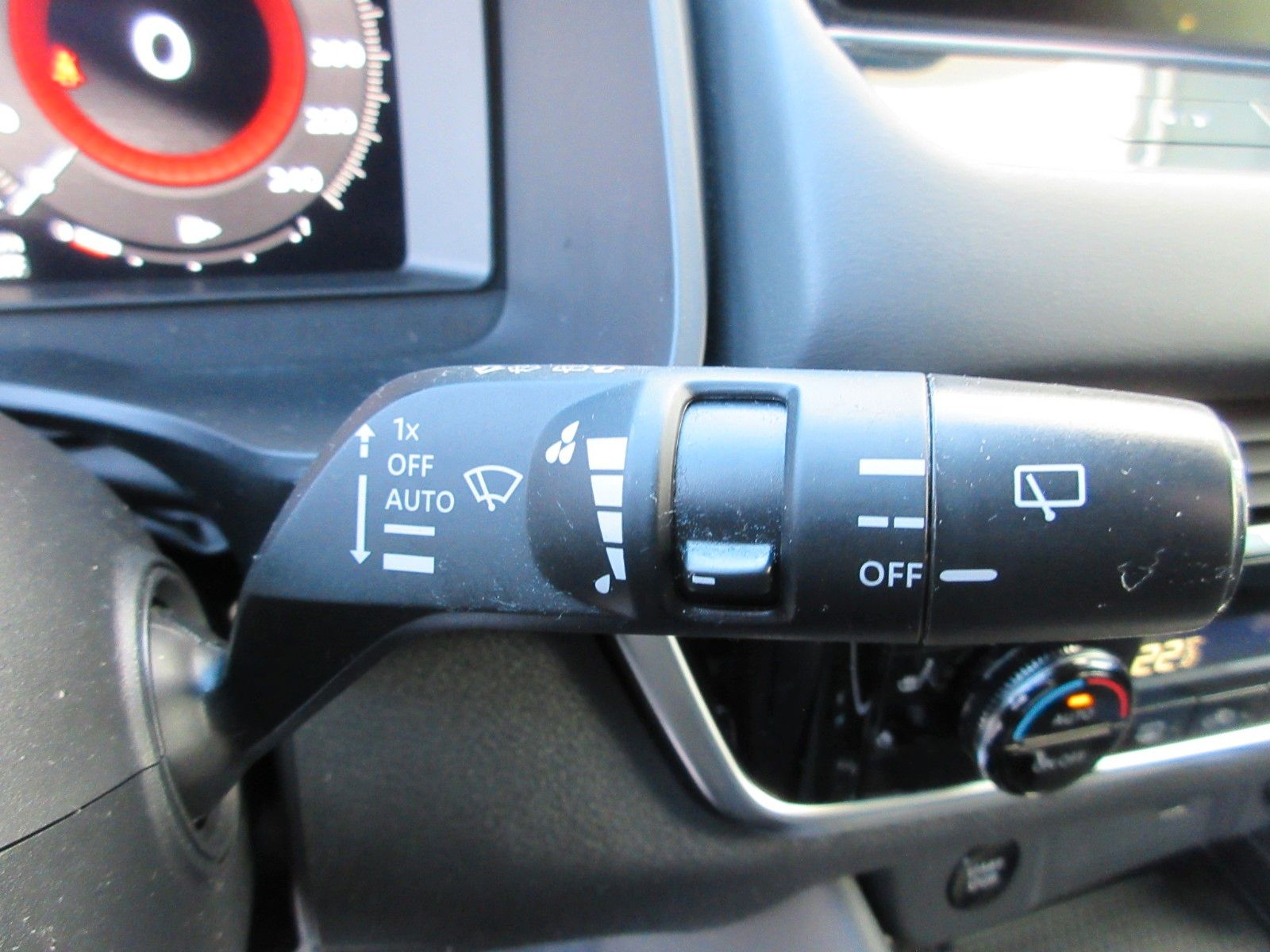 Fahrzeugabbildung Nissan Qashqai N-Connecta e-Power | WP & BP