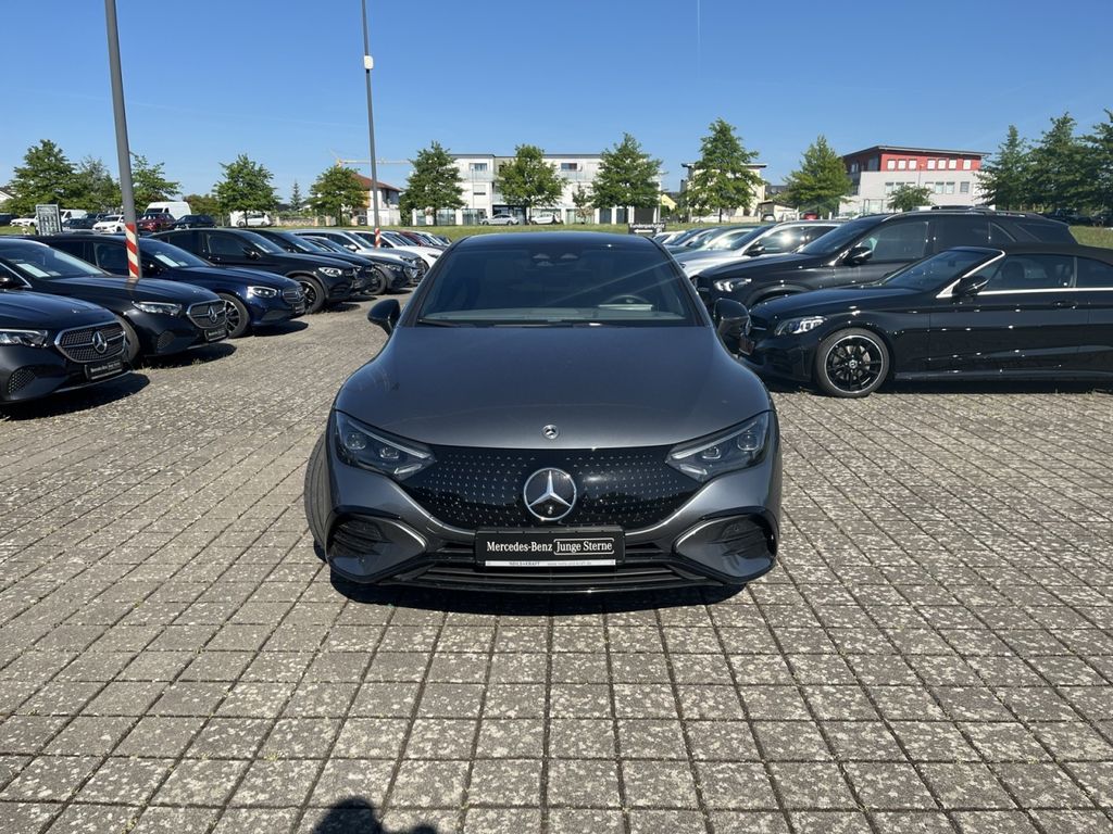 Mercedes-Benz EQE — fotografia 3