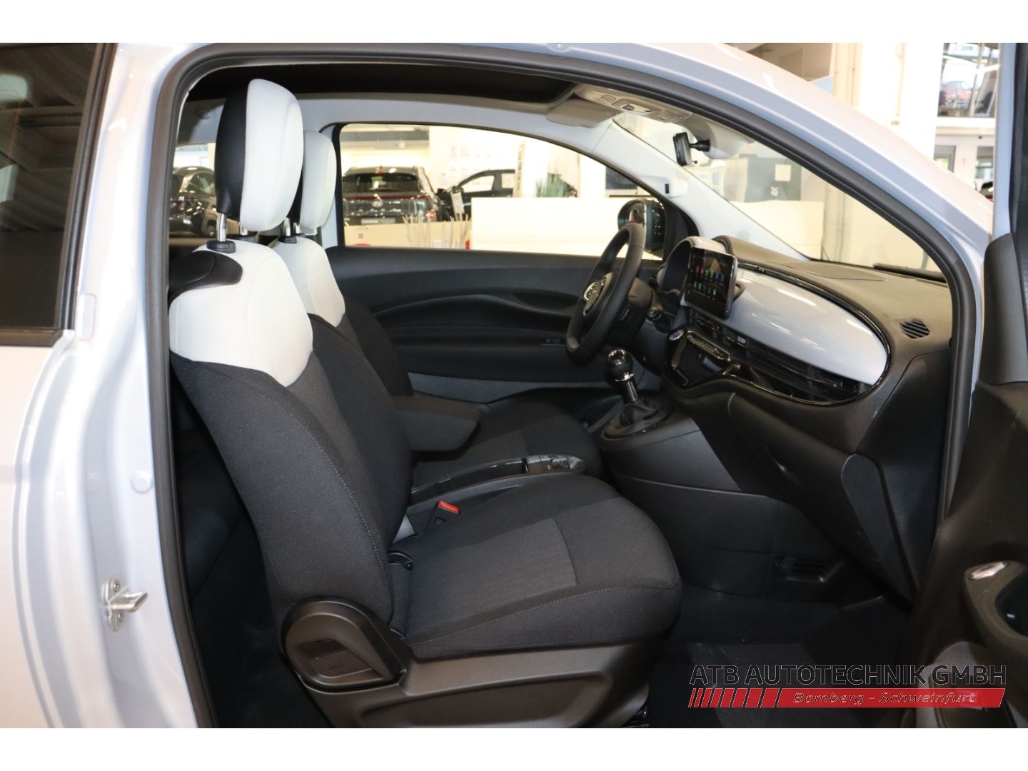 Fahrzeugabbildung Fiat 500C ICON + Komfortpaket Hybrid 1.0l PDC Rückfah