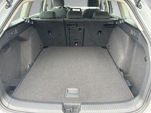 Golf VIII Variant 1.0 eTSI DSG NAVI+LED+ACC+DAB+