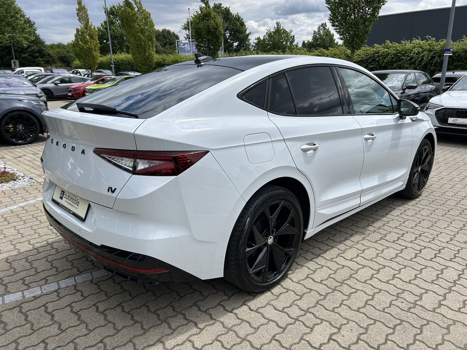 Skoda Enyaq RS 4x4 Lounge WÄRMEPUMPE CANTON 82kWh AHK foto 7