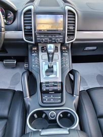 Porsche Cayenne - 11