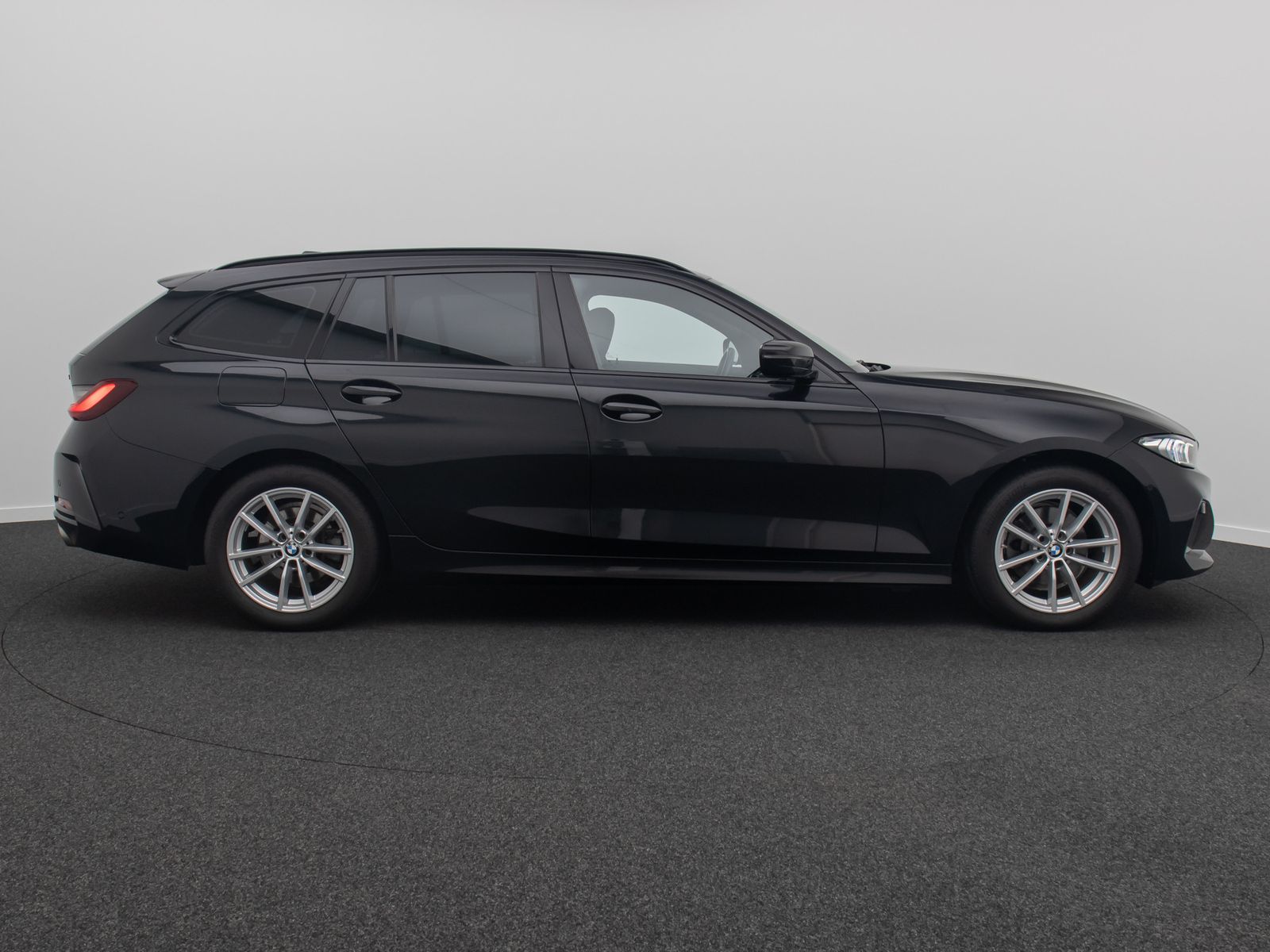 Fahrzeugabbildung BMW 320d Stop&Go DAB Kamera HUD Sportsitz Leder LED