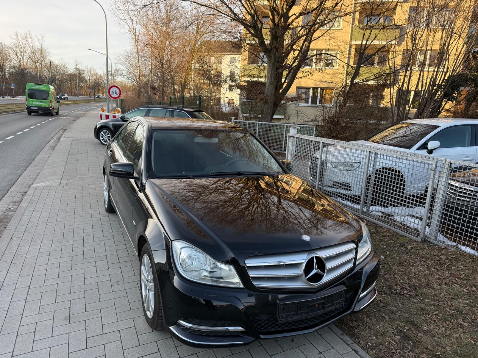Mercedes-Benz C 180 C Limousine C 180 CGI BlueEfficiency