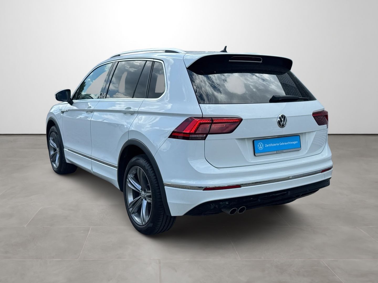 Tiguan 2.0 TDI 4MOTION R-LINE *PANO*LED*NAVI*