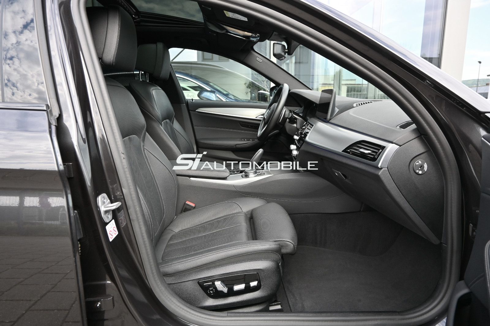 Fahrzeugabbildung BMW 540d xDr. Touring M-Sport °ACC°AHK°STANDHZ°PANO°