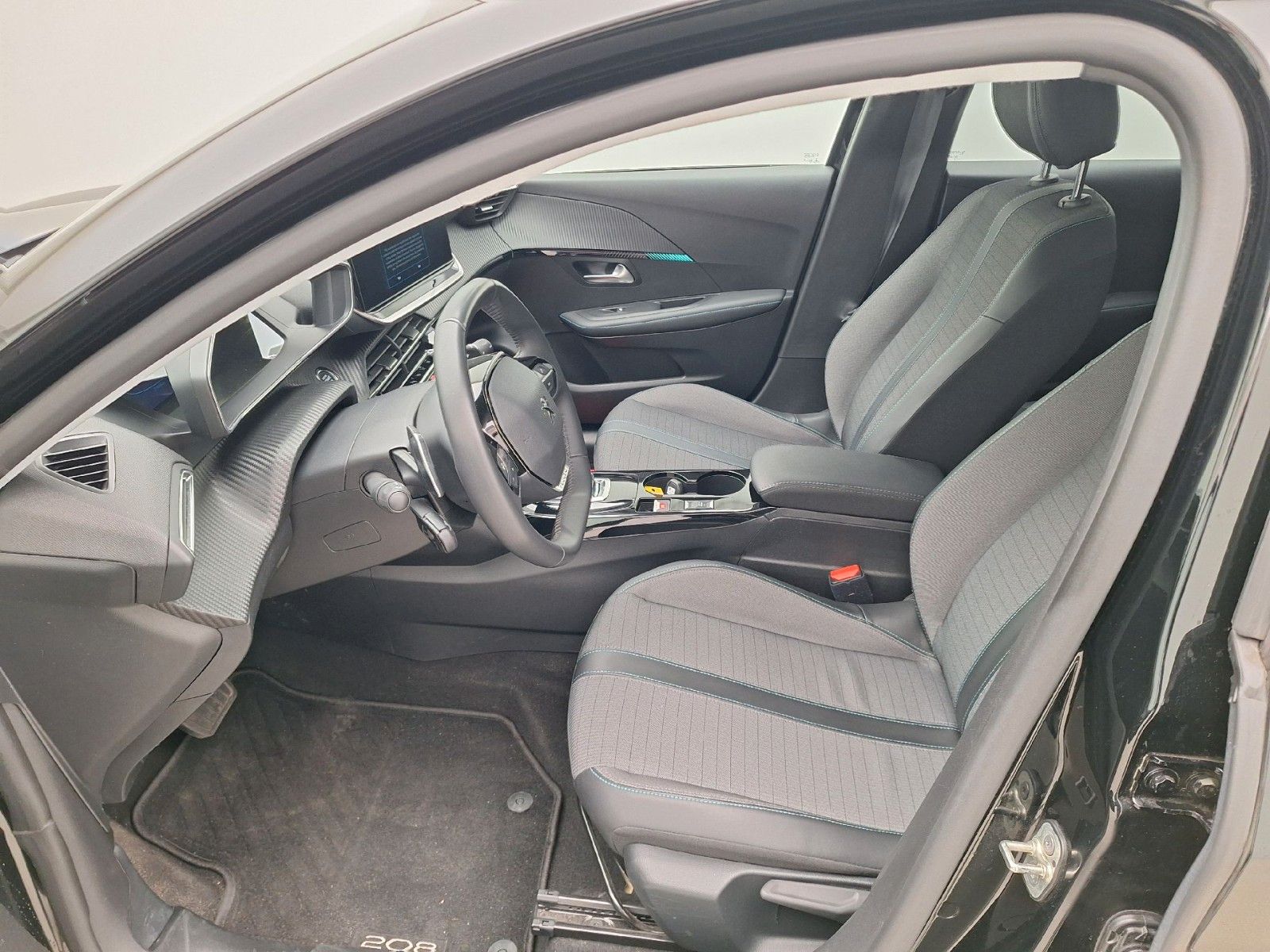 Fahrzeugabbildung Peugeot 208 Allure 1.2T LED/NAVI/PDC/R´CAM/VIRTUAL/TEMPO