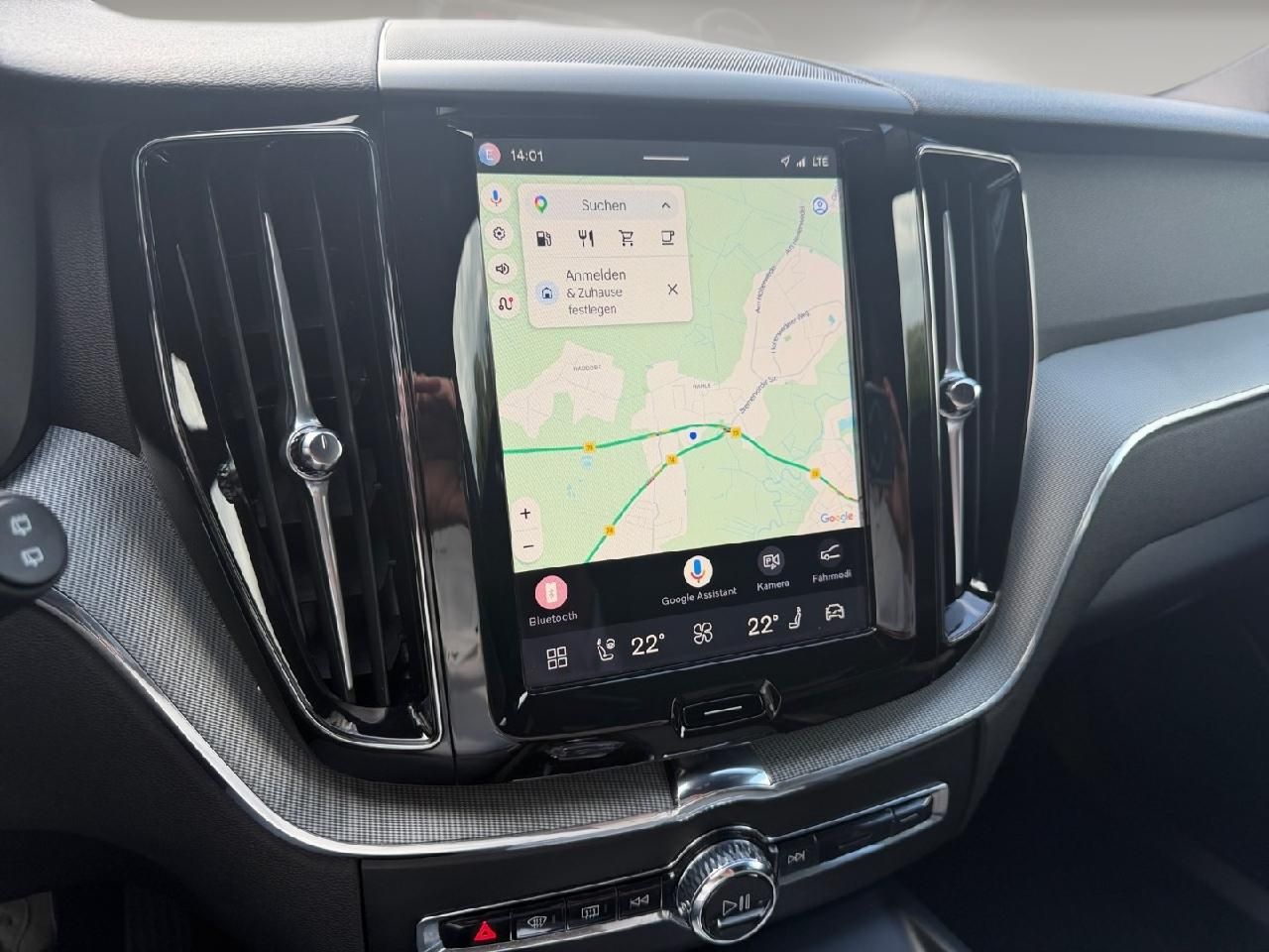 Fahrzeugabbildung Volvo XC60 B5 Benzin AWD Plus Black Edition