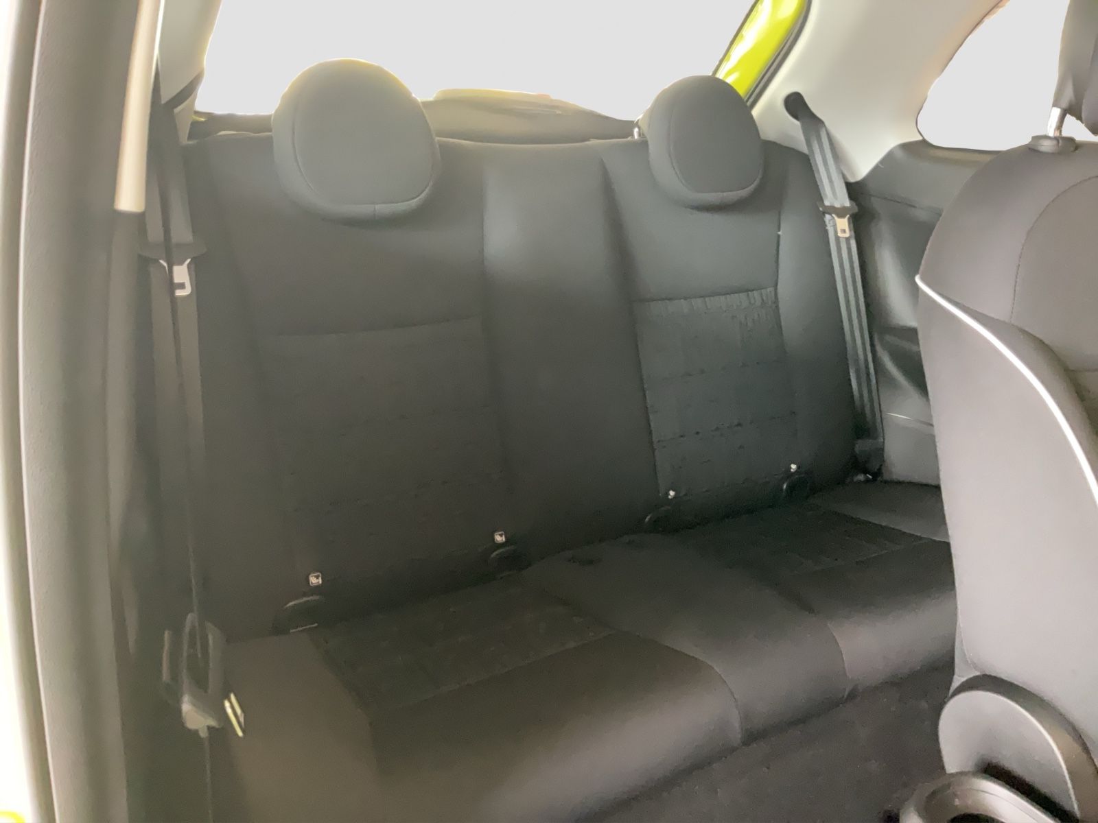 Fahrzeugabbildung Fiat 500e 23,8 kWh + Ganzjahresreifen