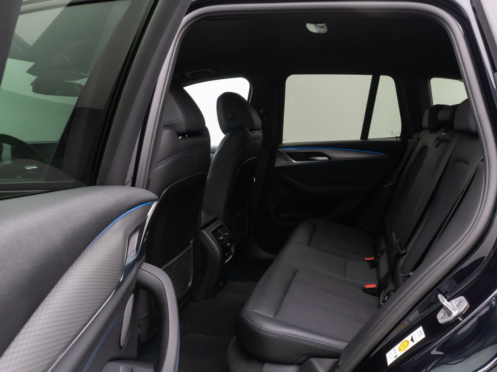 Fahrzeugabbildung BMW X3 xD30e M Sport DAB CockPit+ PDC AHK LED 19Zoll