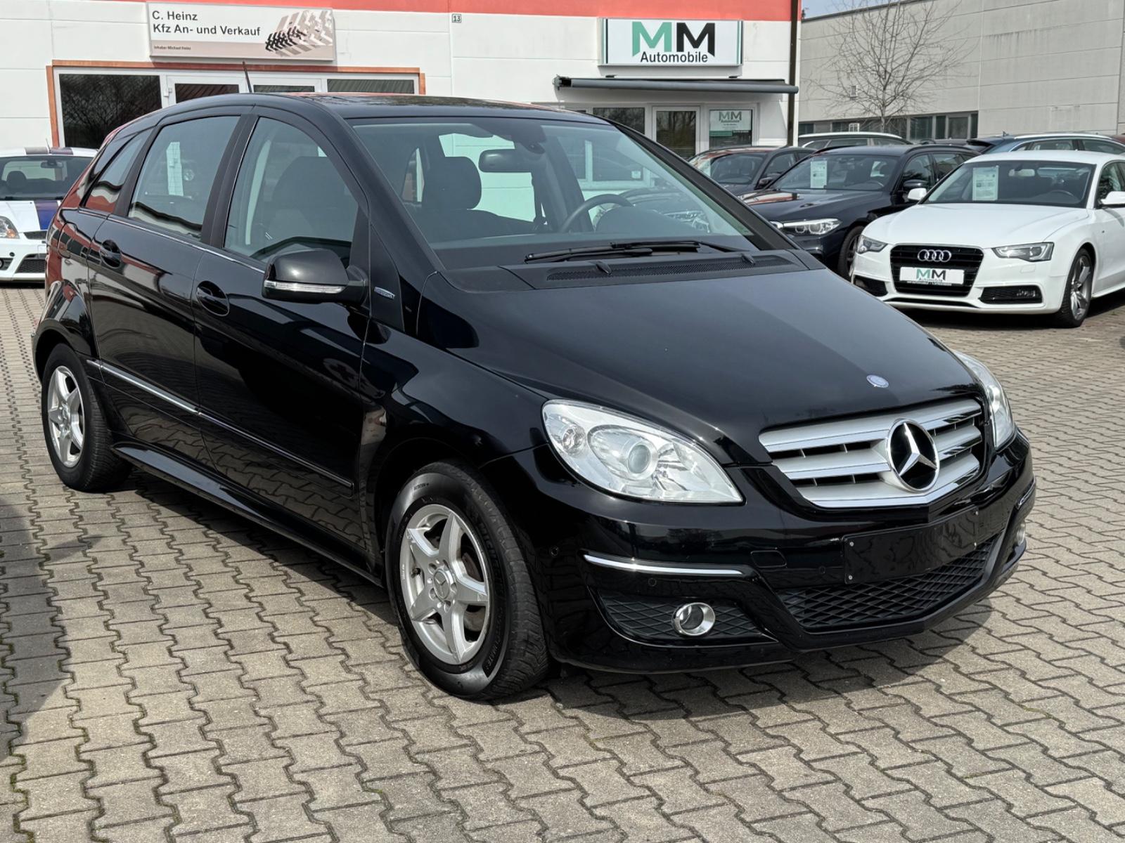 Mercedes-Benz B 160 Blue EFFICIENCY 1.5i Klima Panorama AHK