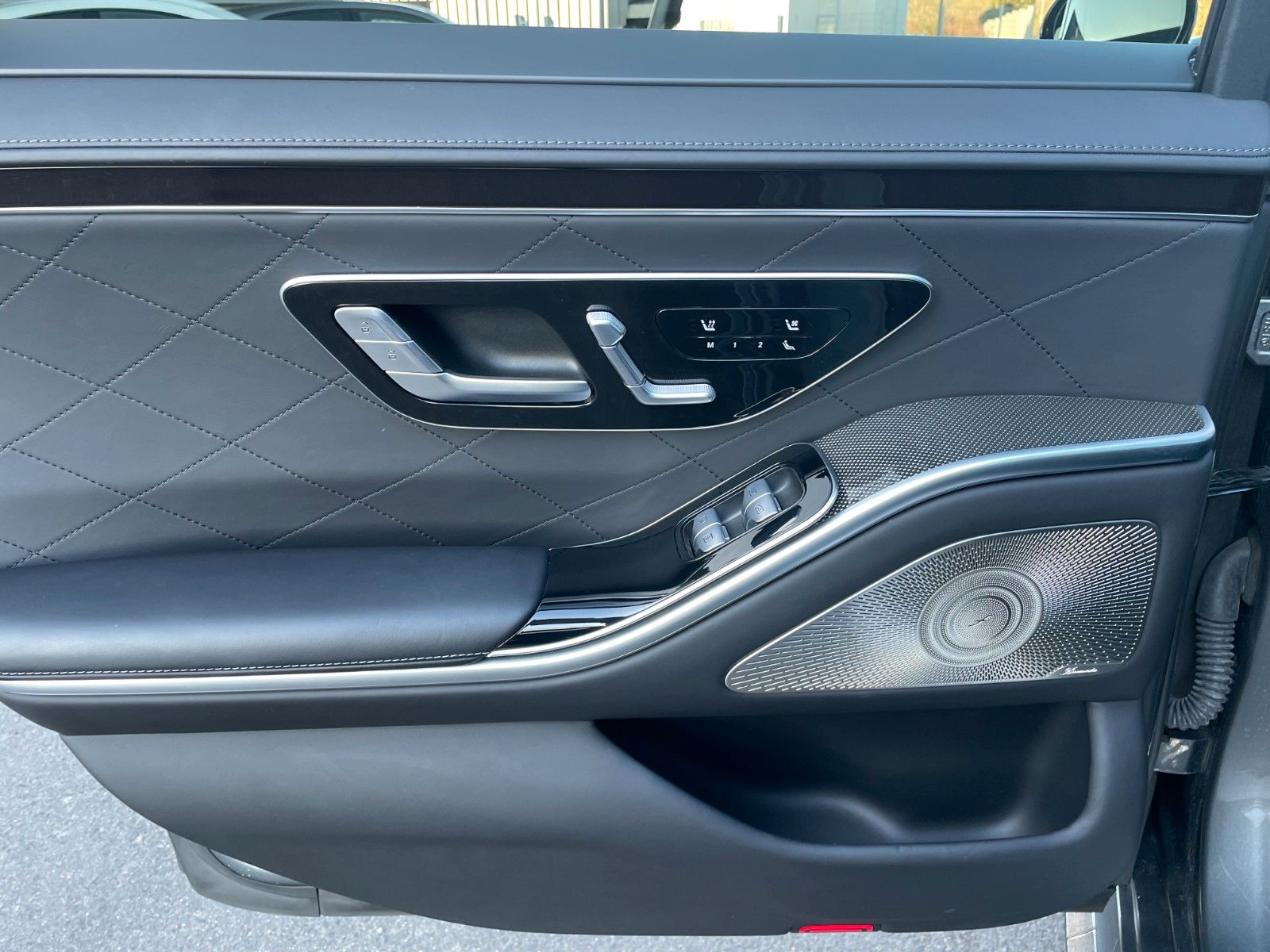 Fahrzeugabbildung Mercedes-Benz S 580 4M L VOLL+AMG+STH+Fond-Enter+Pano+AirM