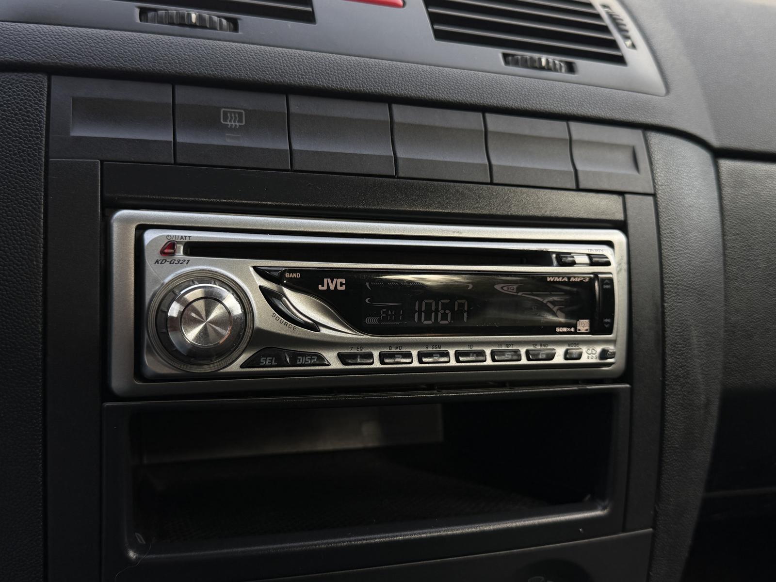 Skoda Fabia 2007 — photo 17