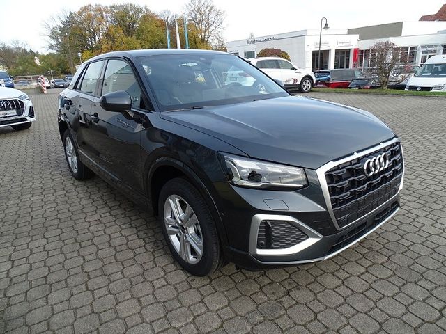 Q2 35 TFSI S-tronic  advanced / Matrix-LED