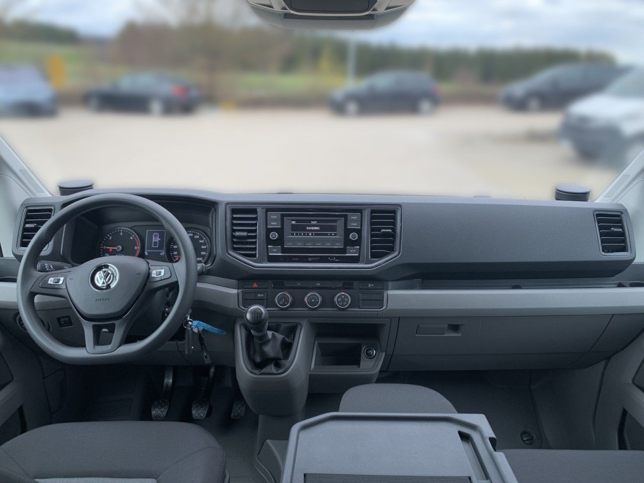 Fahrzeugabbildung Volkswagen Crafter 35 DOKA Pritsche LR 2.0 TDI+KLIMA+7-SITZ