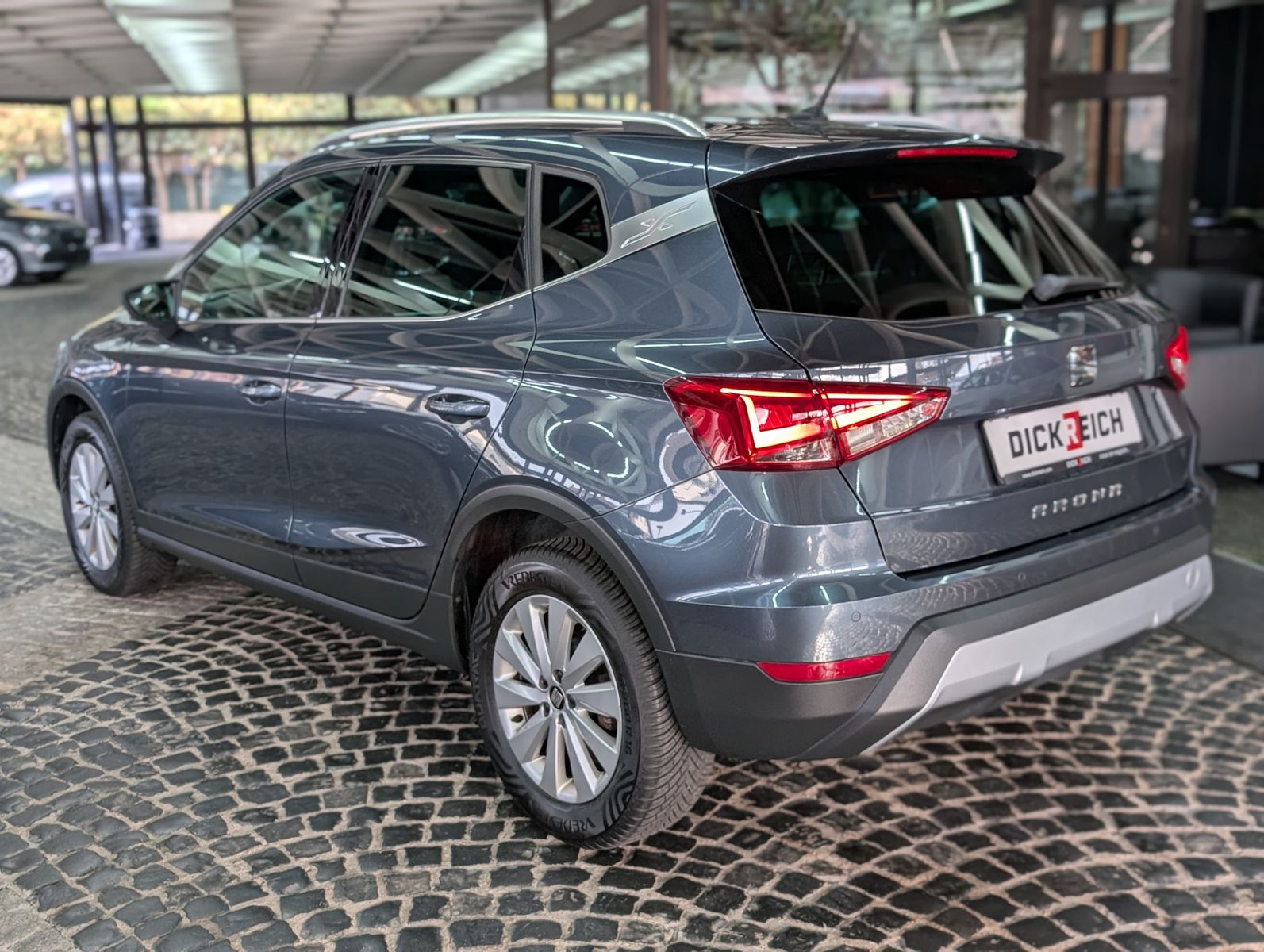 Fahrzeugabbildung SEAT Arona Xcellence FULL-LINK LED KESSY SHZ TEMP ALU