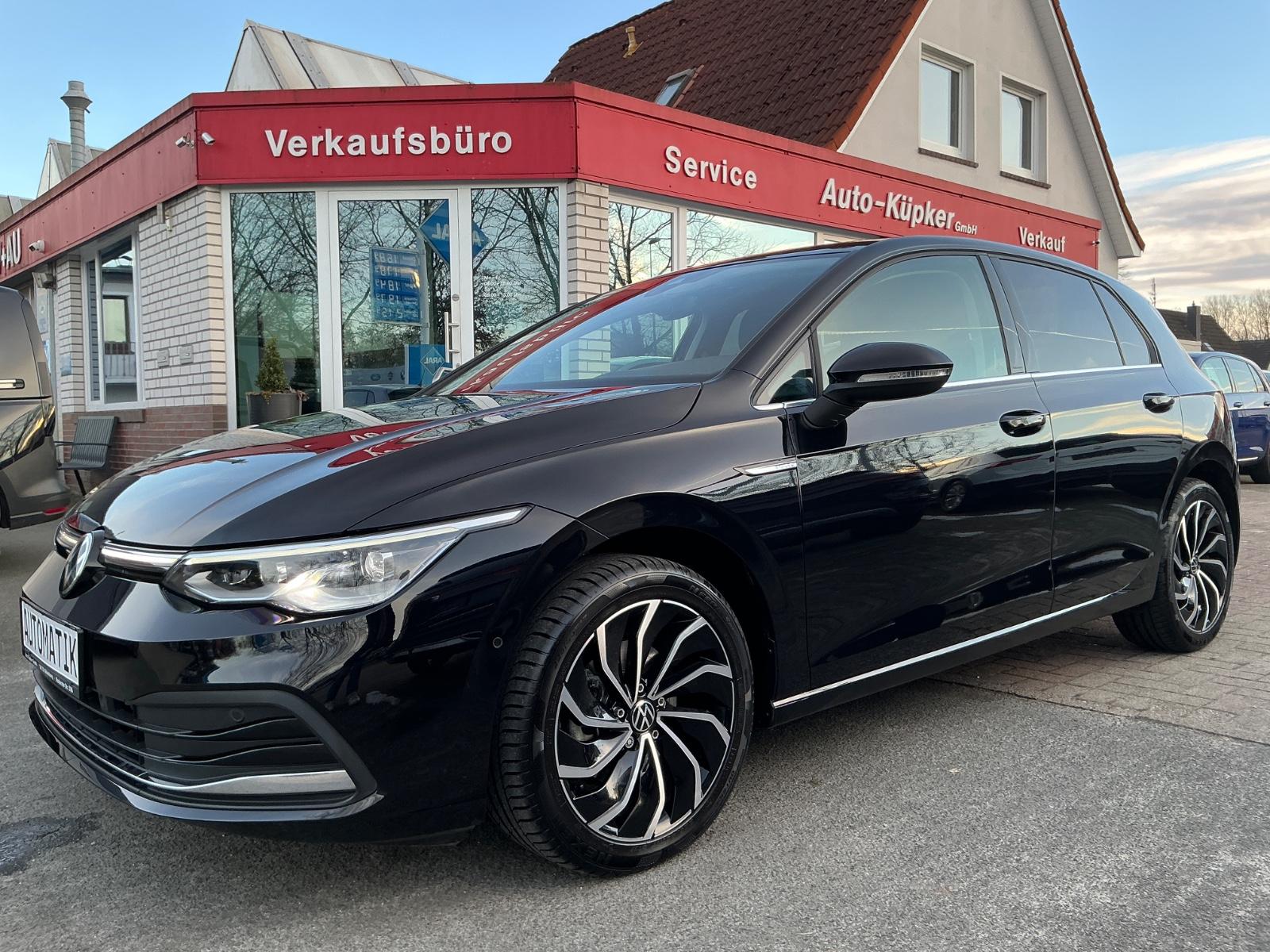 Volkswagen Golf VIII Style 1.5 eTSI DSG SHZ LHZ NAVI Kamera