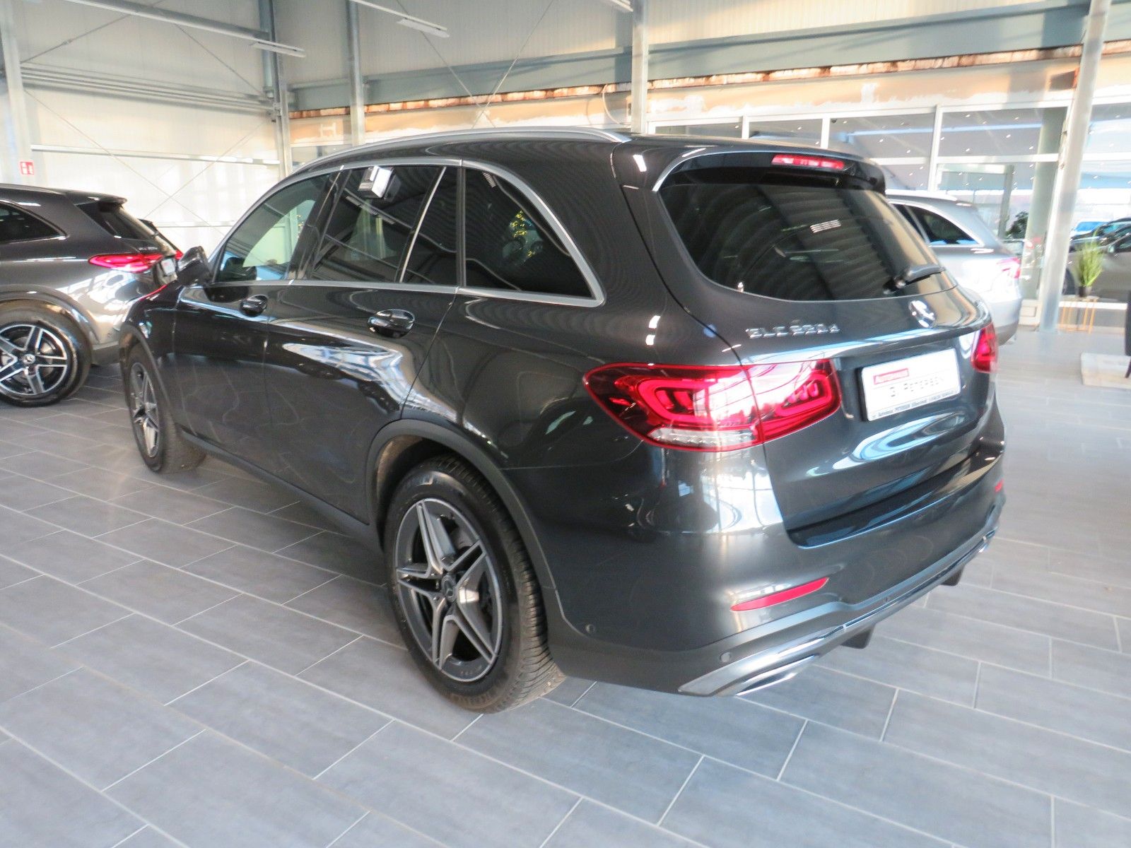 Fahrzeugabbildung Mercedes-Benz GLC 220 d 4M*AMG*AHK*Distronic*CAM*LED