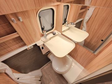 Fahrzeugabbildung HYMER / ERIBA / HYMERCAR GRAND CANYON S 4x4 RSX - HUNTER®