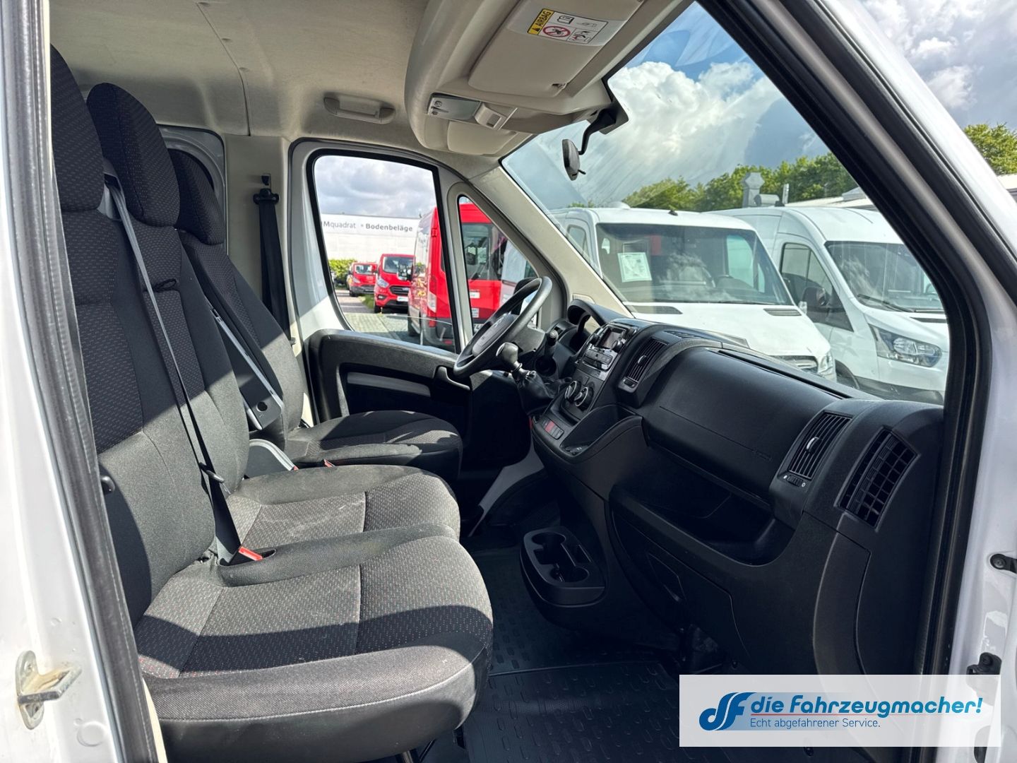 Fahrzeugabbildung Citroën Jumper Pritsche Doppelkabine DAB Spurhalteass. N