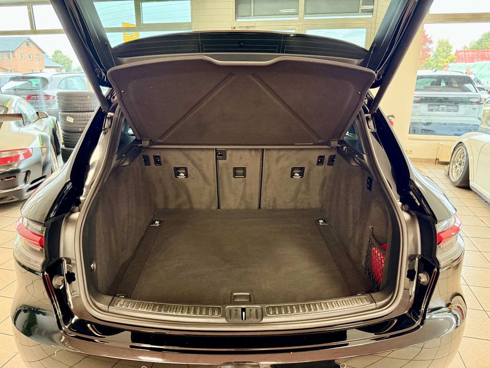 Fahrzeugabbildung Porsche Macan S PDK AHK/21"Zoll/DAB/LED