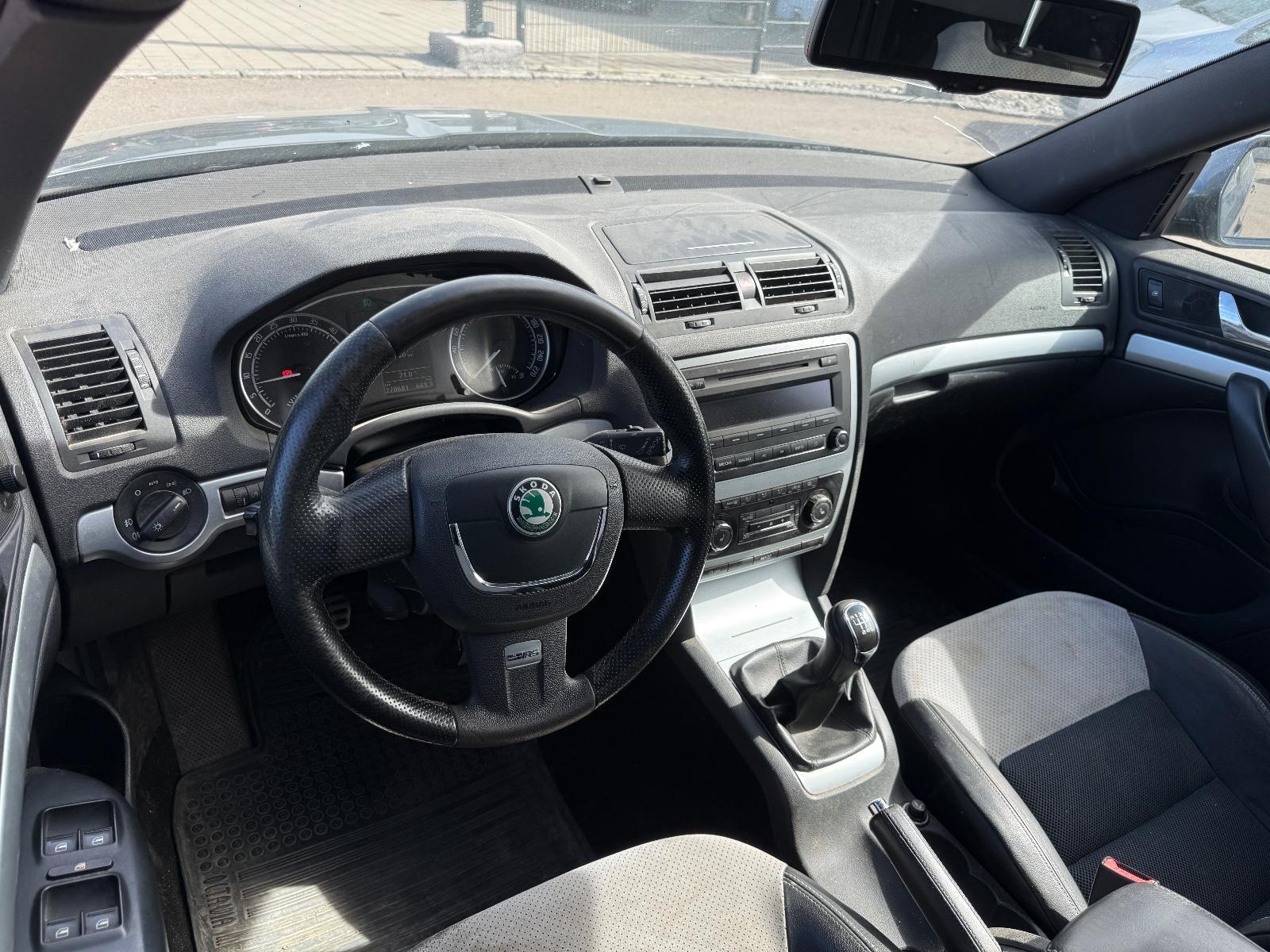 Skoda Octavia 2011 — photo 11