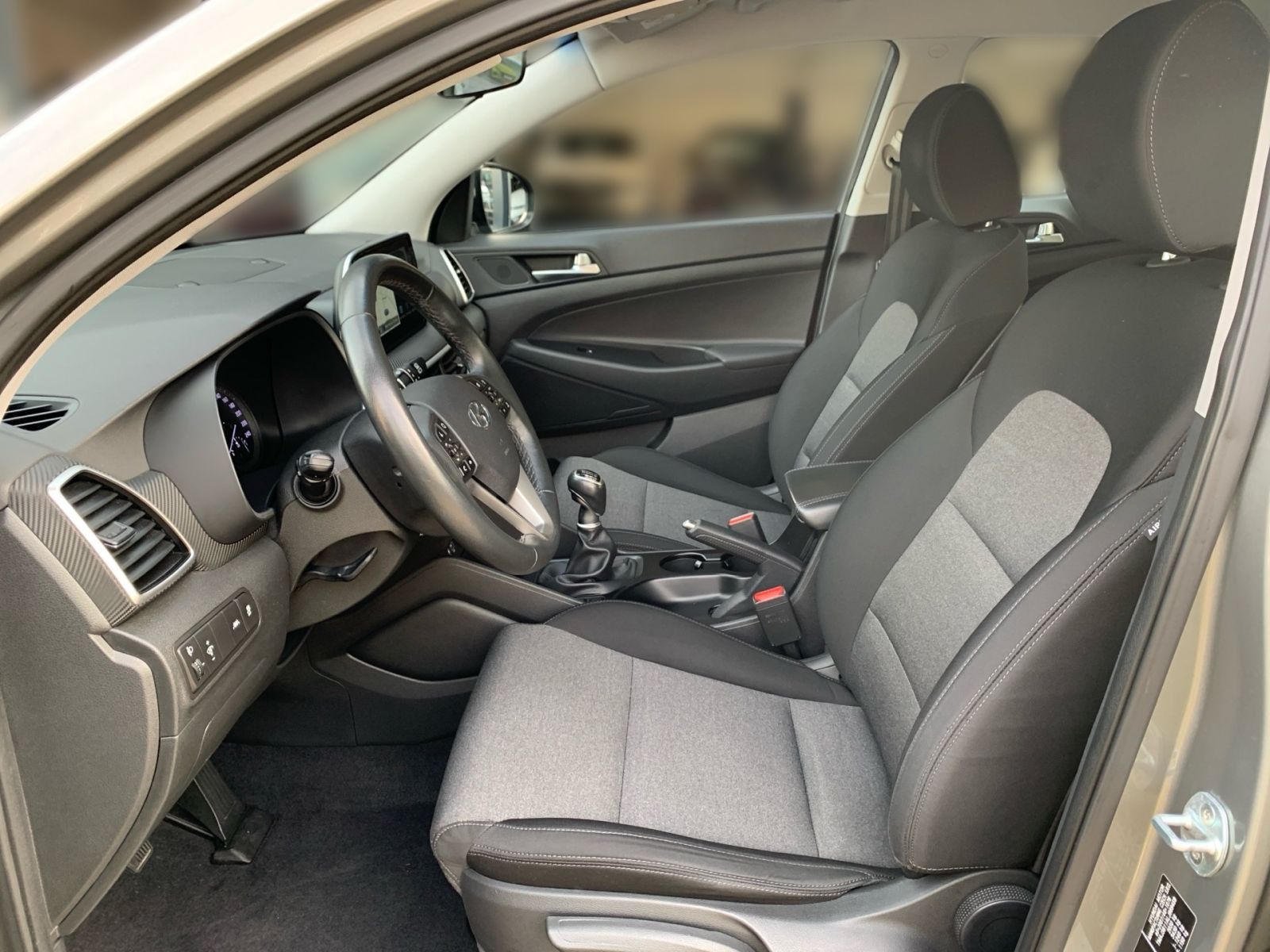 Fahrzeugabbildung Hyundai TUCSON 1.6 Advantage Navi 8x bereift