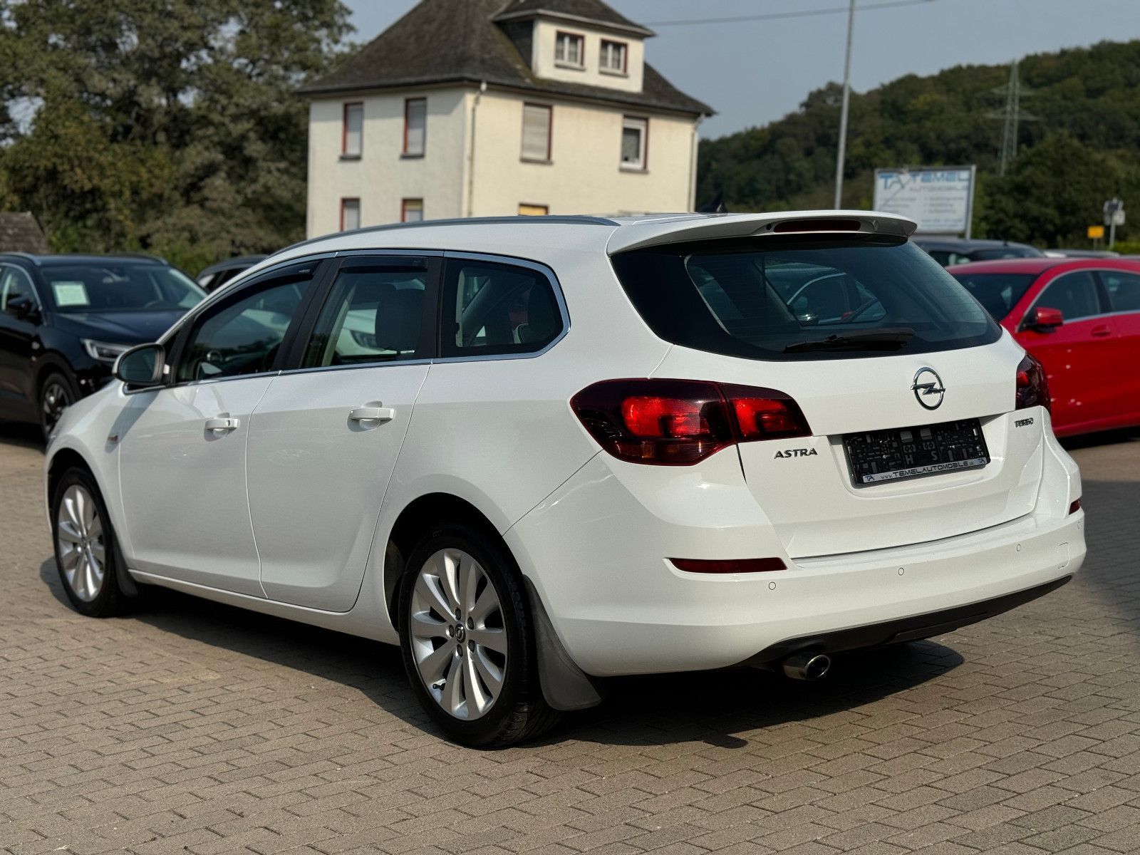 OPEL Astra, 2012, Benzin, 140 PS