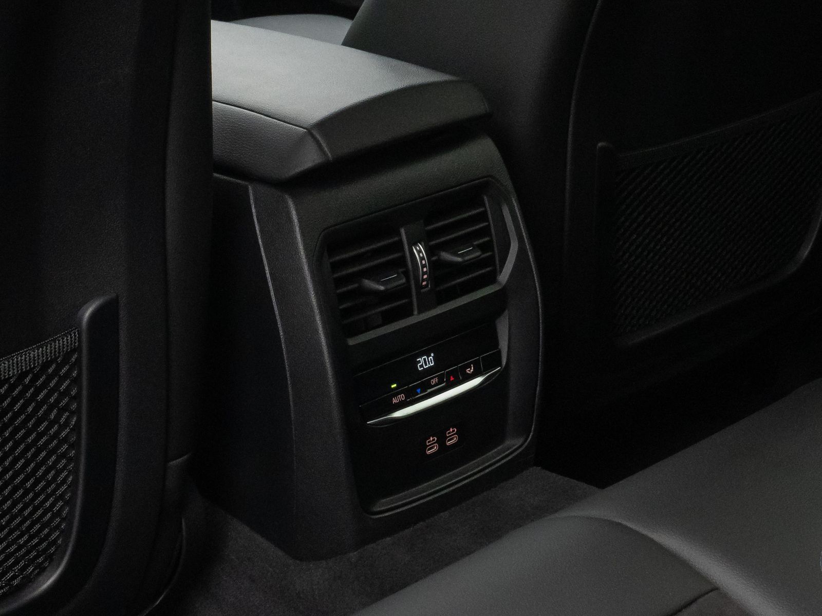 Fahrzeugabbildung BMW 330i xD M Sport Laser DAB Lenkrhzg Komfort Alarm